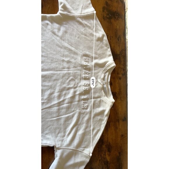 Fabletics Womens White Cropped Sweatshirt "Never Settle" Embossed Text Size M - Picture 7 of 12